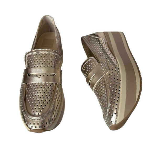 NWOB DOLCE VITA JANINE GOLD PERFORATED PLATFORM SLIP ON SIZE 8.5